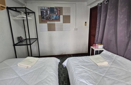 Thung Maha Mek House | Motel ∙ 8 guests