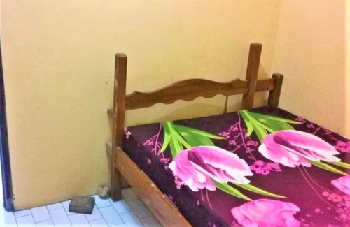 Bungurasih House | Motel ∙ 8 guests