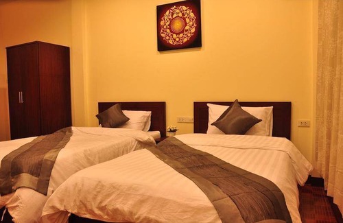 Wat Bowon Niwet House | Motel ∙ 8 guests