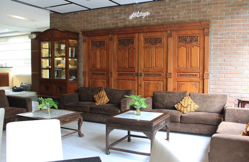 Gubeng Hotel | Narita Hotel Surabaya