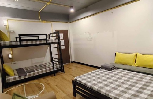 Racha Thewa Hostel | Near BKK Airport Hostel