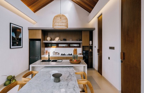 Kuta Villa | NEW LISTING PROMO - FREE GYM - LUXURY 2 BEDROOM VILLA