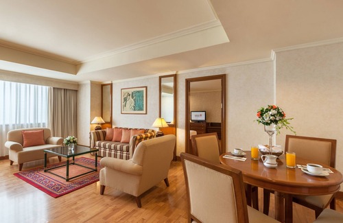 Bangkok Central Business District Apartment | One Bedroom Grand Suite Apartment in the city center (G10)