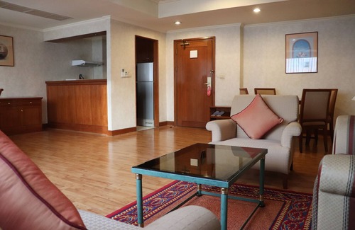 Bangkok Central Business District Apartment | One Bedroom Grand Suite Apartment in the city center (G35)