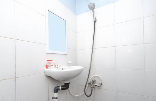 Surakarta Hostel | OYO 1414 Paviliun Permata