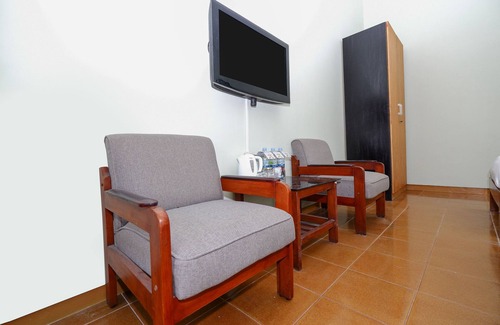 Surakarta Hostel | OYO 1414 Paviliun Permata