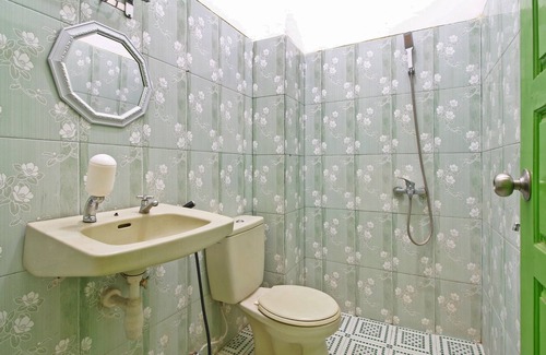 Natar Hotel | OYO 2596 Homestay Hj. Suharti