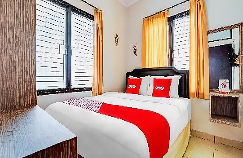Karawang Hotel | OYO 90211 I-sidji Inn