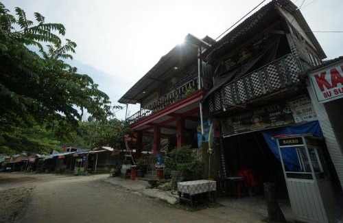 Tulungagung Hotel | OYO 93628 Scorpion Guest House & Beach