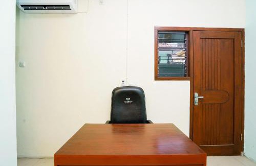 Surabaya Hotel | OYO Life 2309 Kost Si Mbok Vivi
