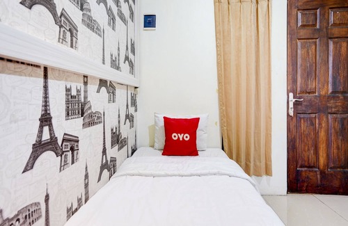 Surabaya Hotel | OYO Life 90606 Glass House Citraland Syariah