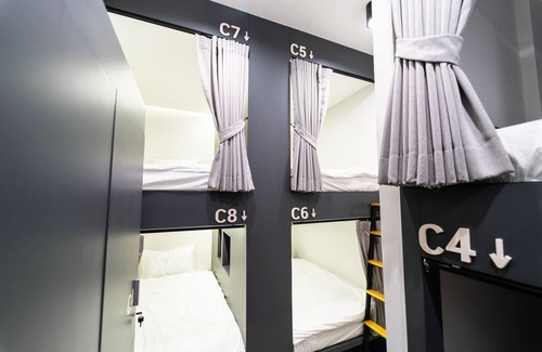 Chakkrawat Hostel | PIER 808 Hostel