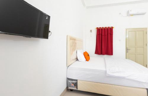 Makassar Hotel | RedDoorz at Losari Area 2 Makassar