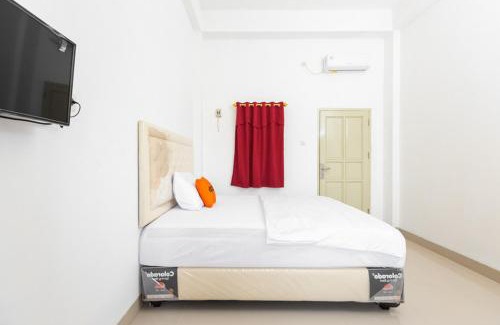 Makassar Hotel | RedDoorz at Losari Area 2 Makassar