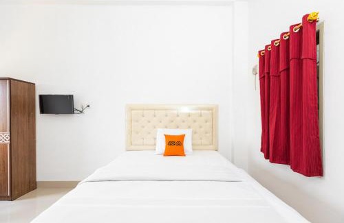 Makassar Hotel | RedDoorz at Losari Area 2 Makassar