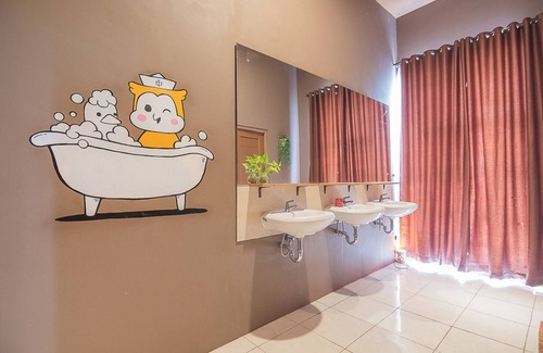 Pangandaran Hostel | RedDoorz Hostel @ Grand Pangandaran
