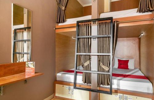 Chinatown House | RedDoorz Hostel near LTC Glodok