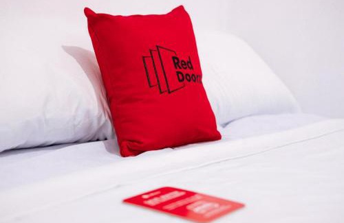 Tanjung Pinang Hotel | RedDoorz near Puskesmas Sei Jang Tanjung Pinang