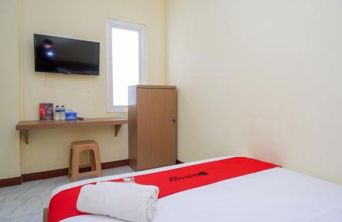 Semarang Utara Hostel | RedDoorz near Tugu Muda Semarang