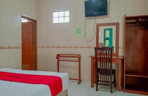Pacitan Hotel | RedDoorz Syariah @ Hotel Sidomulyo Pacitan