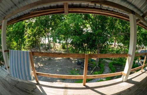 Moyo Hostel | Roctopus Dive Center and Hostel