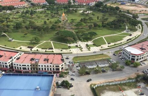 Bukit Indah Apartment | Sky Loft 3 rooms beside Aeon With Smart TV & Facilities L14