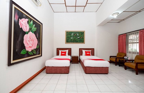 Laweyan Hotel | Super OYO Capital O 1644 Hotel Griya Kencana