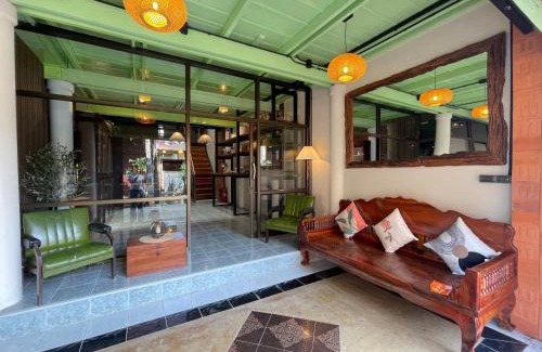 Bang Phra Hostel | The Memory Hostel