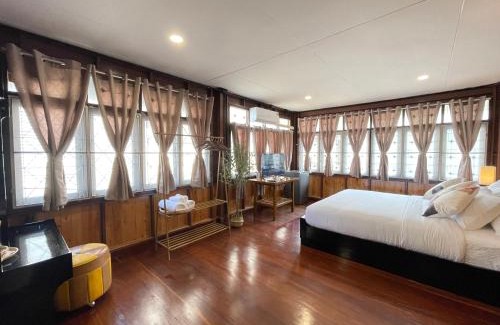 Bang Phra Hostel | The Memory Hostel