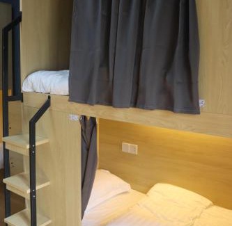 Bang Rak Hostel | The Moment Hostel