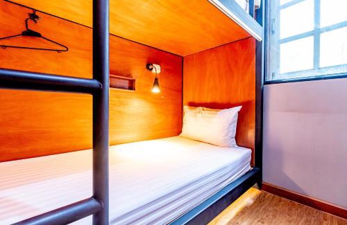 Sukhumvit Hostel | ThongLor Travellers Hostel and Cafe