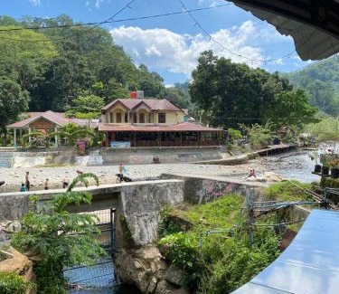 Bukit Lawang Hostel | Thousands of Bottles - Hostel and Trekking