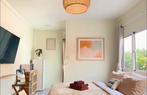 Bangkok Yai Hostel | Tiny Cozy Room - Wat Arun
