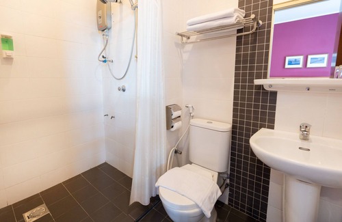 Historic George Town Hostel | Victoria Inn