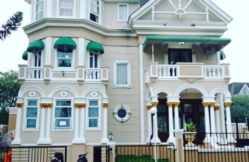 Cipanas Villa | Villa 5 kamar kota bunga