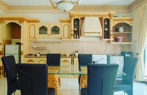 Cipanas Villa | Villa 5 kamar kota bunga