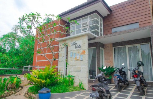 Oro Oro Ombo Villa | Villa Dewata with Chill Spot Private Pool and Karaoke