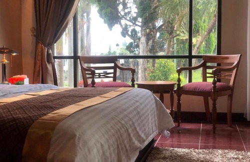 Cisarua Apartment | VILLA ISTANA 9 BEDROOMS