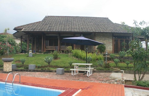 Cipanas Villa | Villa Kahayang
