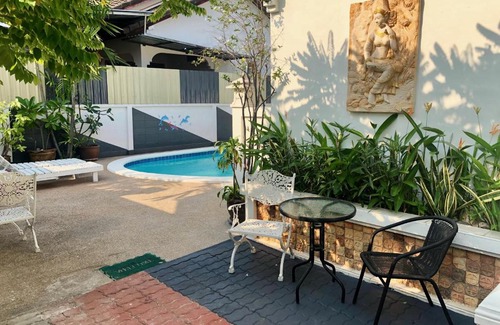 Pratumnak Hill Villa | Villa la Majestic