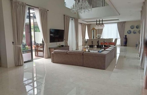 Cisarua Villa | Villakura