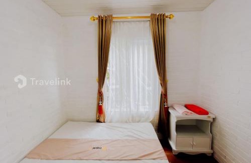 Kejajar Cabin | White Cabin By Travelink