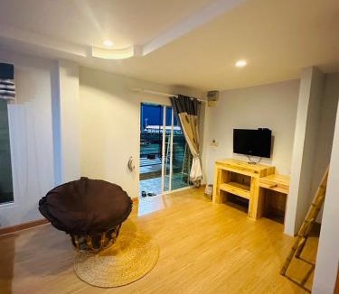 Koh Lan House | ซันไลท์ เกาะล้าน sun rise kohlarn