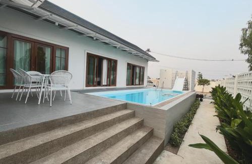Udon Thani Villa | บ้านพูลวิลล่าอุดรธานี by บ้านแสนรัก