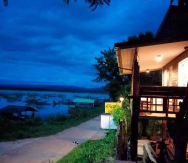 Wang Sam Mo House | บ้านสวนริมน้ำวังใหญ่ ห้อง a1 วังสามหมอ อุดรธานี