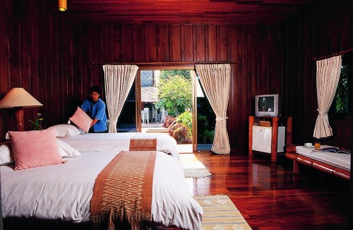 Si Prachan Hotel | บ้านไทยรีสอร์ท