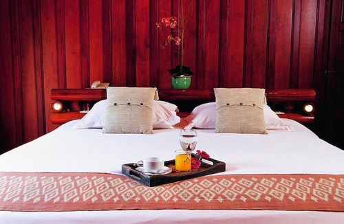 Si Prachan Hotel | บ้านไทยรีสอร์ท