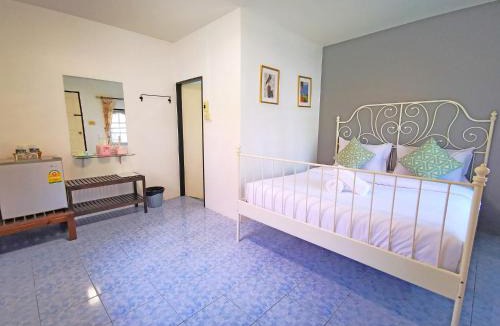 Laem Phak Bia Resort | ริมระเบียงทะเล รีสอร์ท