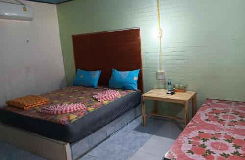 Khlong Thom Hostel | เพชรมาลีรีสอร์ท