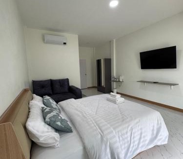 Chaiprakarn Hotel | เรยาห้องพักรายวันLaya Daily room